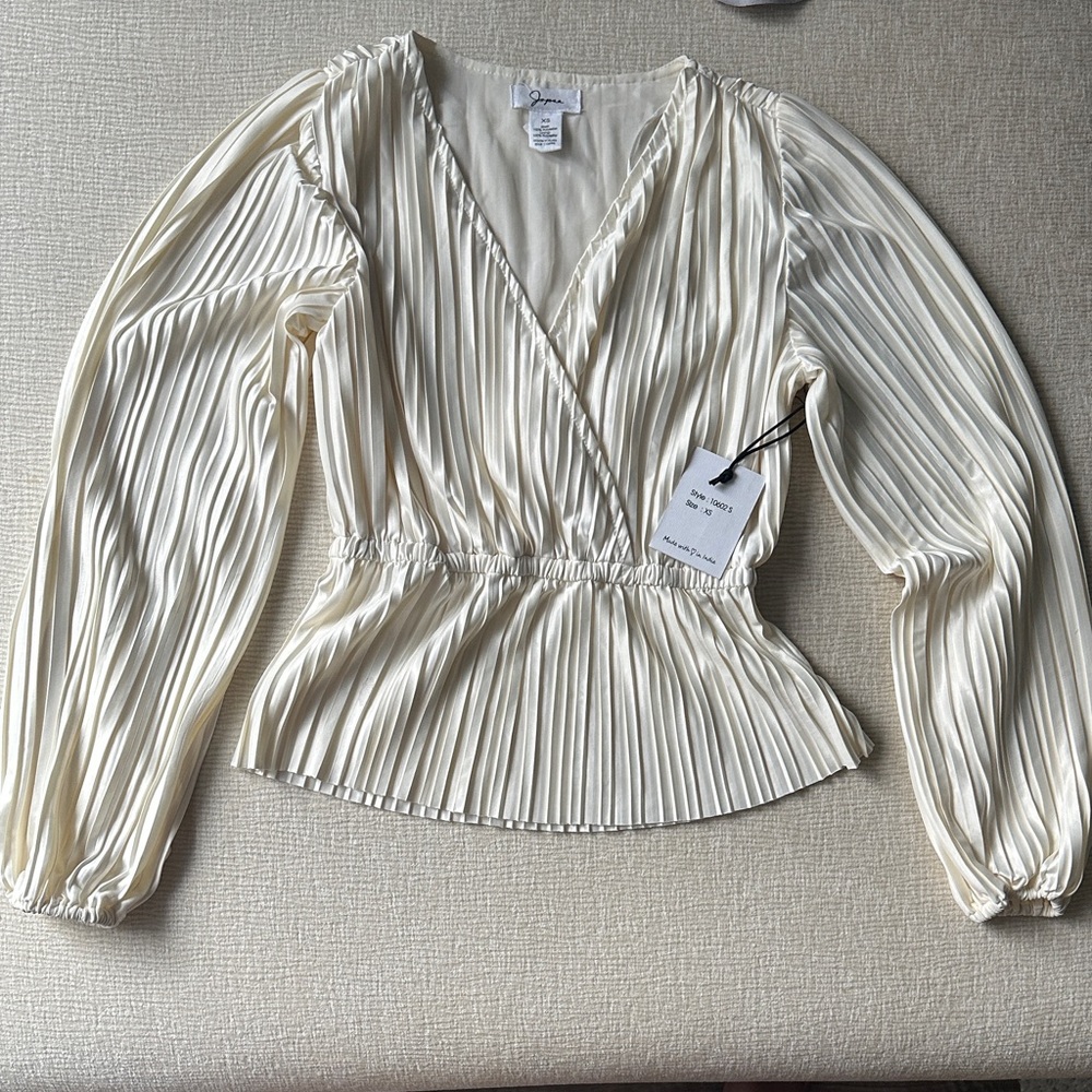 Japna Cream Pleated Blouse